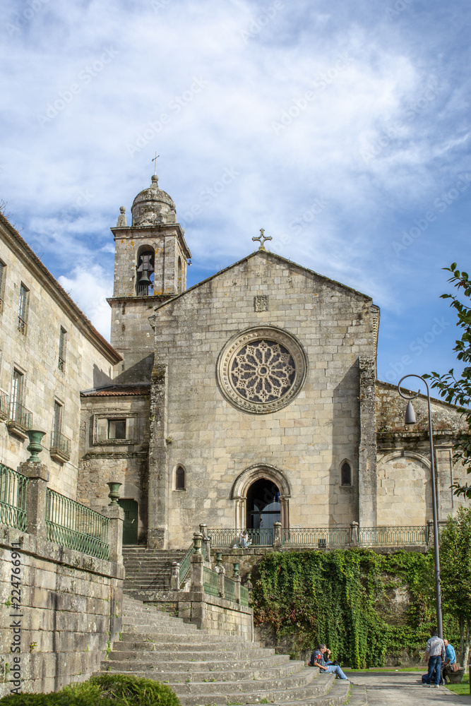 Fachada escalinata del  Convento de  San Francisco en Pontevedra.