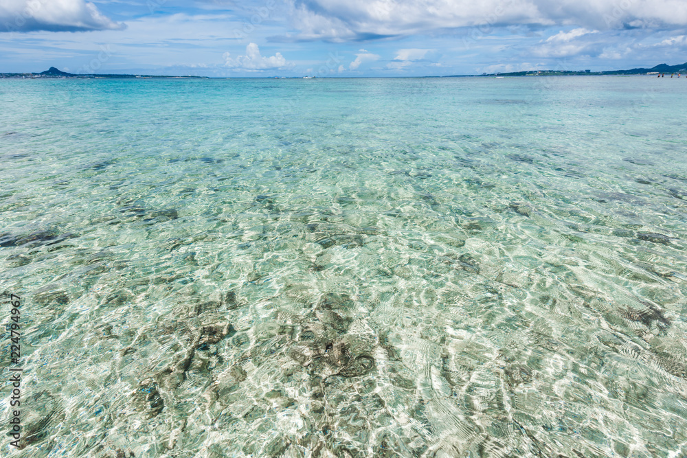 Fototapeta premium 沖縄 水納島のビーチ