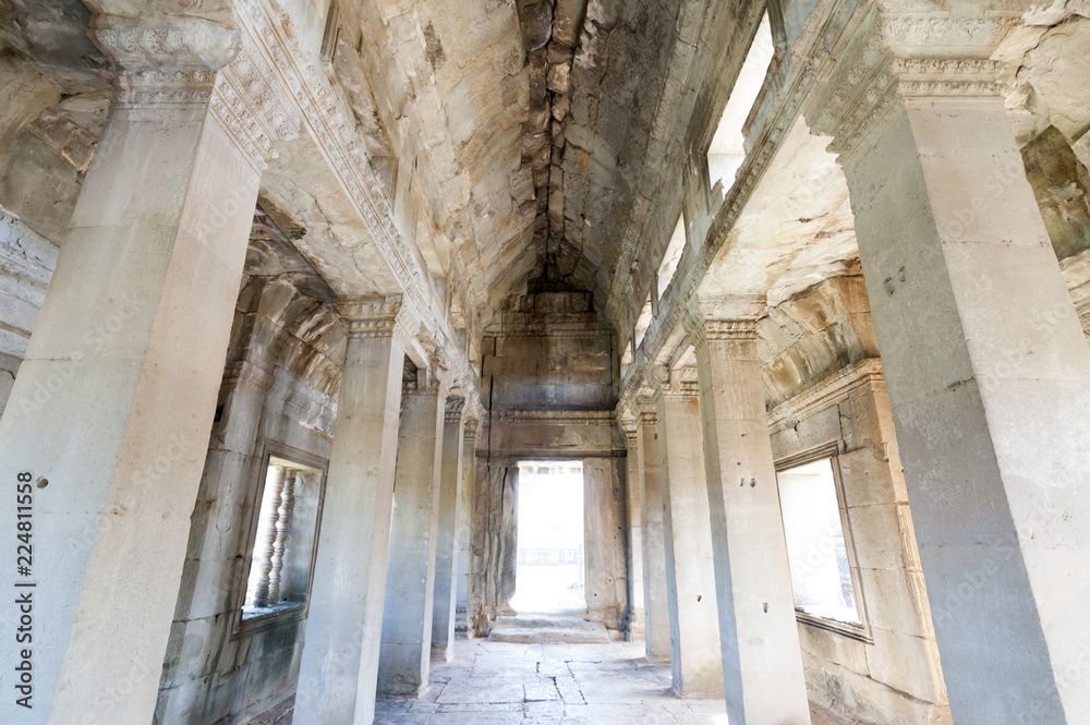  Angkor wat interior