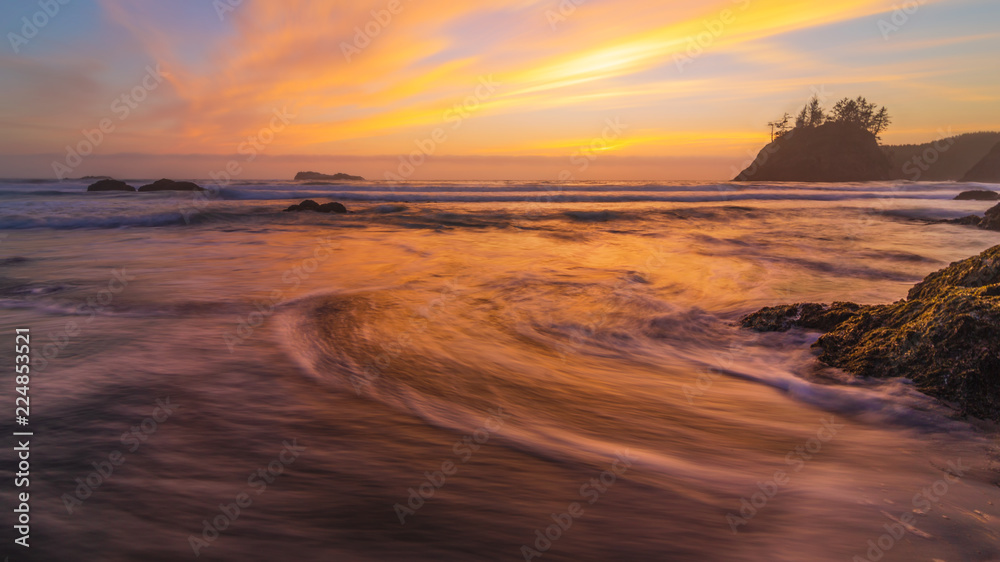 Obraz premium Sunset at a Rocky Beach, Northern California Coast