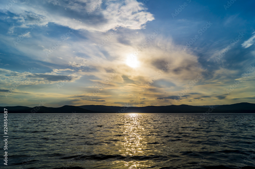 Obraz premium sunset over the sea