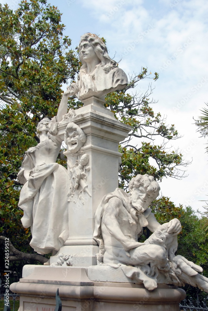 Ville de Pézenas, Monument Hommage à Molière, square Molière, département de l'Hérault, France