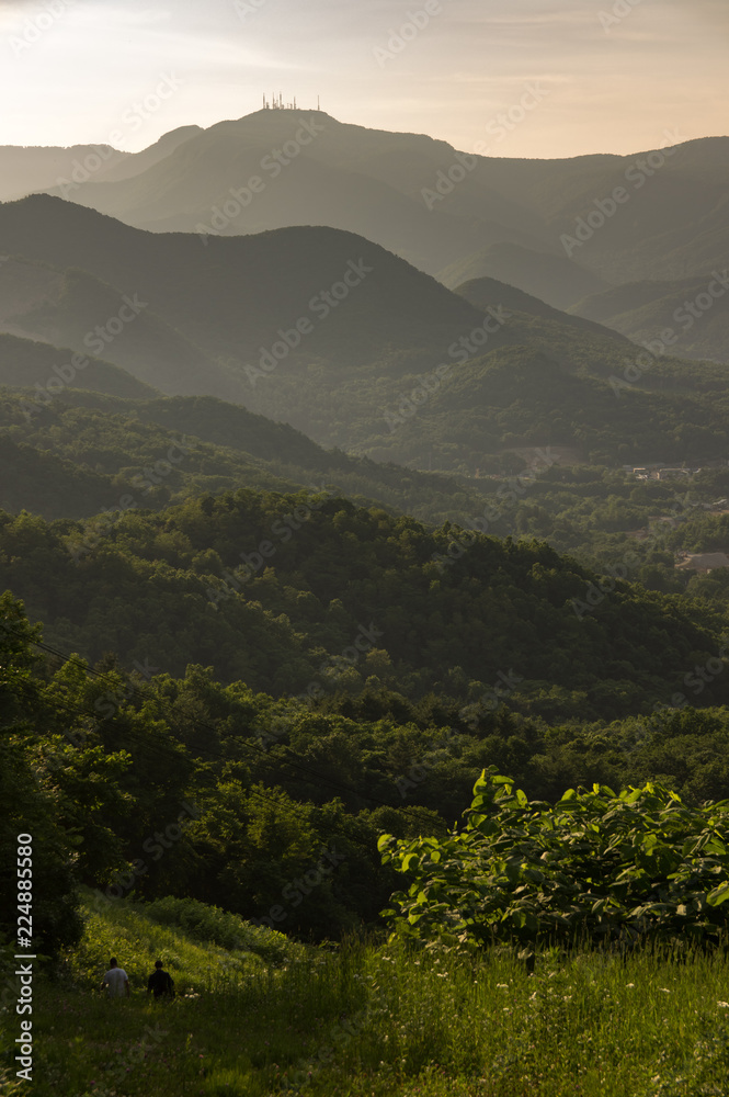 Naklejka premium view of mountains