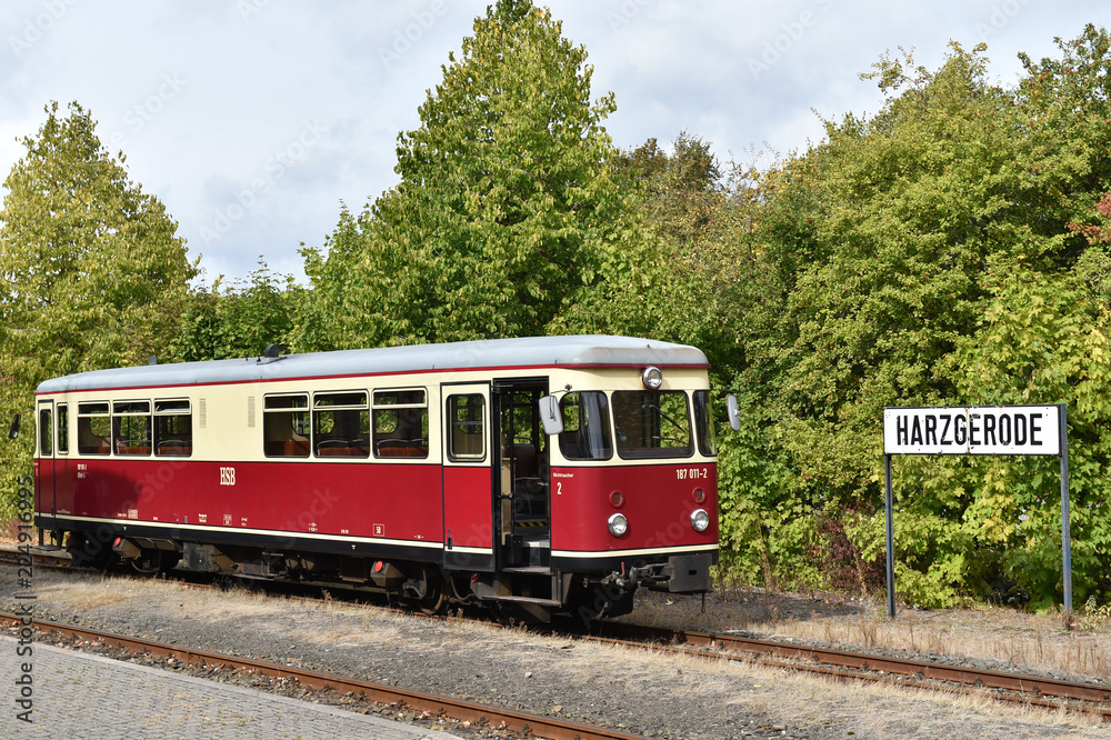 Triebwagen in Harzgerode 