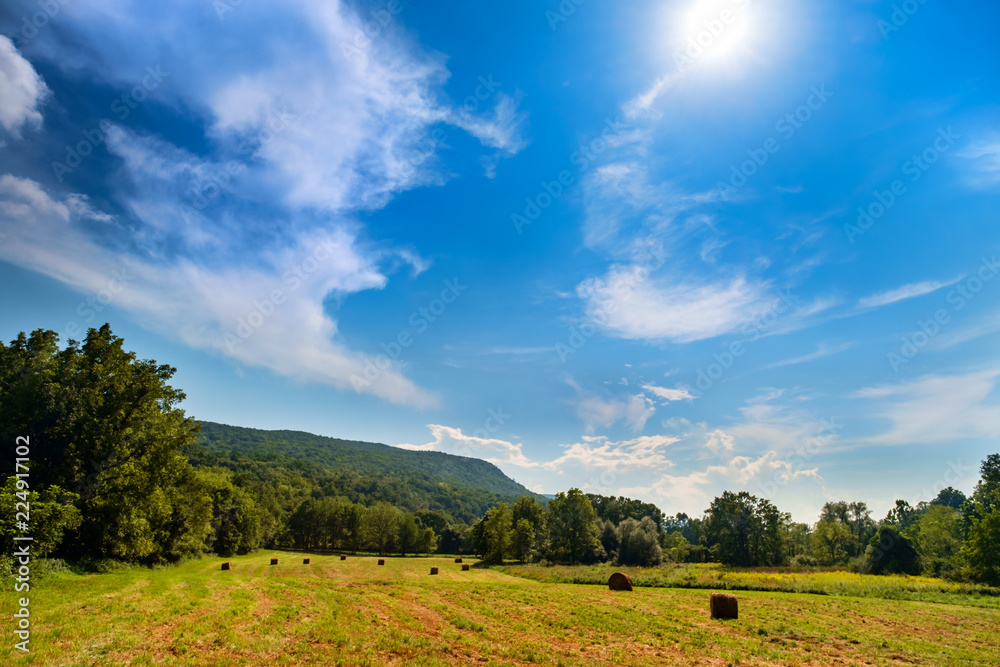 Fototapeta premium Appalachian Mountains Farm Land