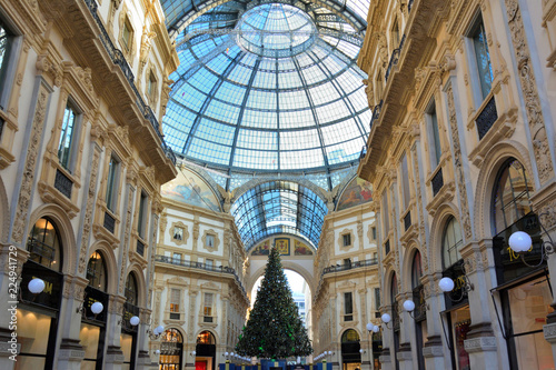 Christmas tree in Galleria Vittorio Emanuele II - Milano Italy