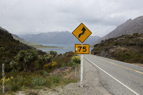 New Zealand road bend sign 75