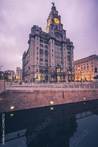 Fototapeta Naklejka Na Ścianę i Meble -  Royal Liver Building in Liverpool