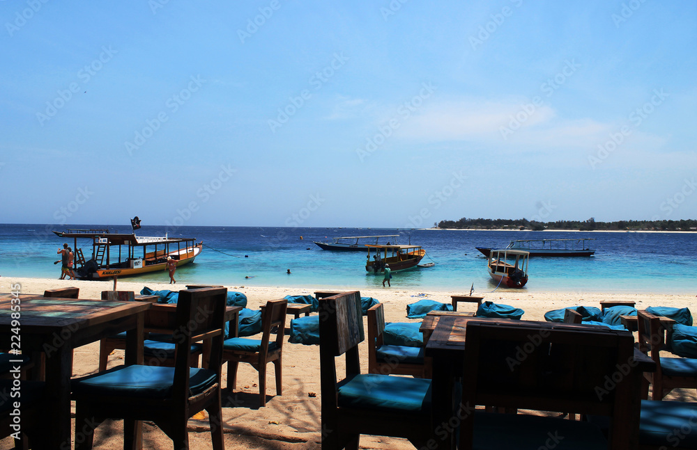 restauracja z widokiem na morze