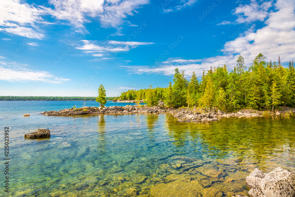 Φωτογραφία View at the nature of Bruce Peninsula National Park near Dunks Point, Tobermory