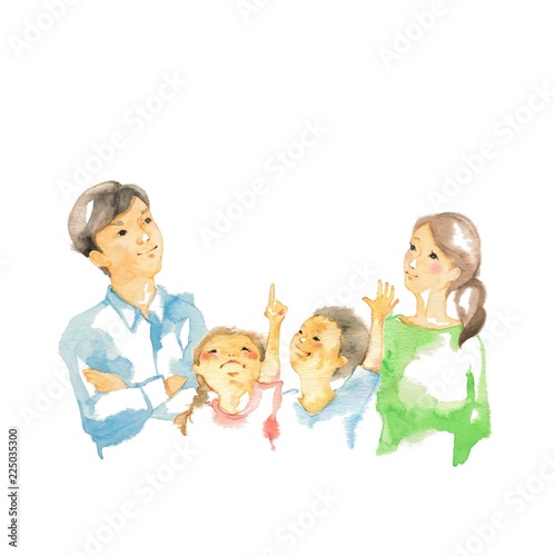 上を見上げる家族