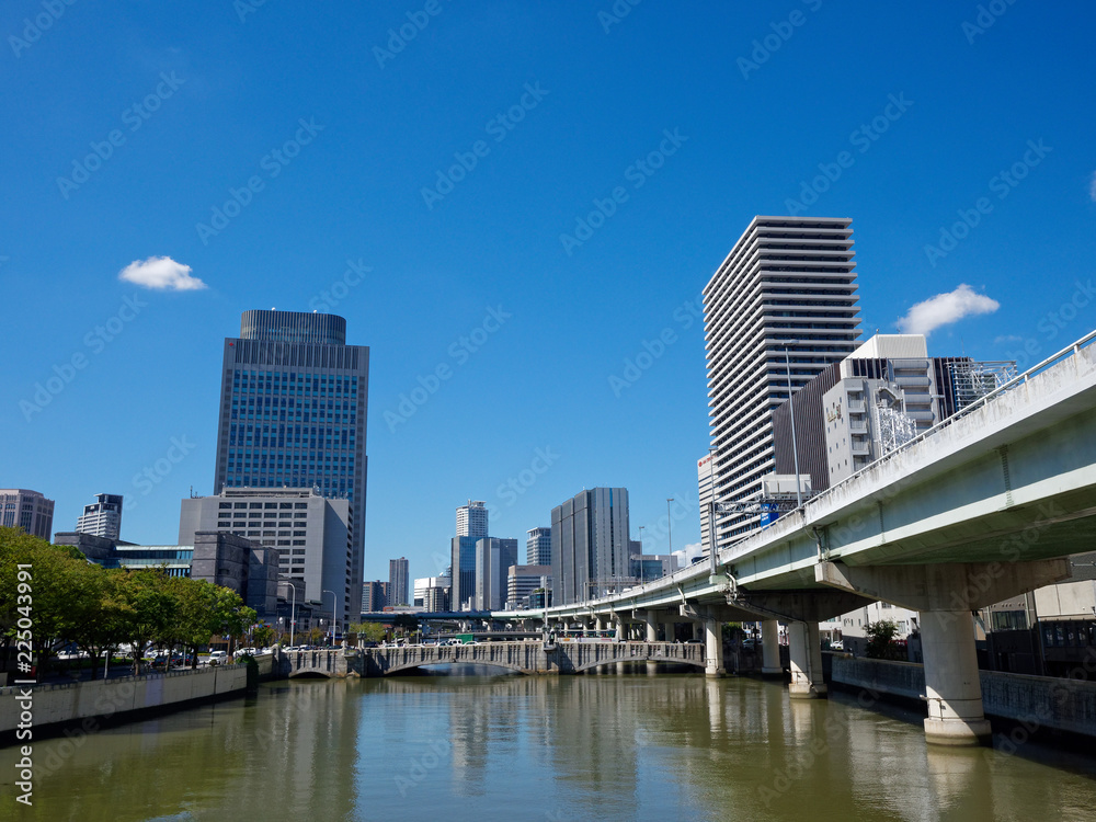 大阪中之島 水晶橋から西を見る