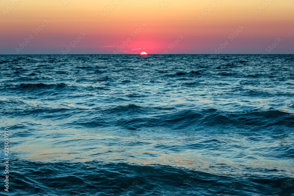 Fototapeta premium Sonnenuntergang mediterrane Küstenlandschaft