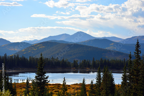 Fototapeta Naklejka Na Ścianę i Meble -  Lake Echo in the Colorado Rocky Mountains
