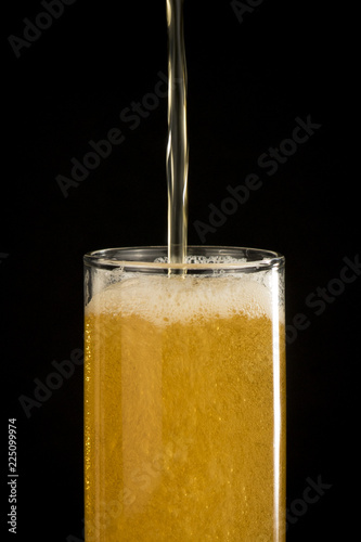 Obraz na płótnie Beer Pour Closeup w salonie