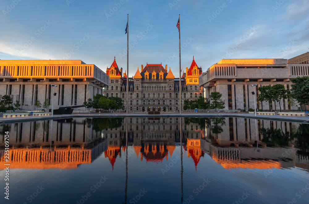New York State Capitol building at Sunset, Albany, NY, USA - obrazy, fototapety, plakaty 