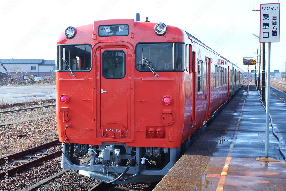 Obraz premium 氷見線 キハ47