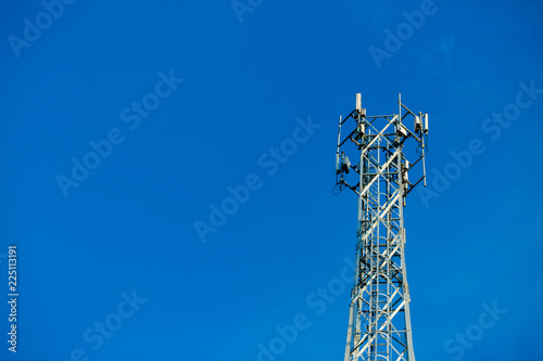 Mobile reciever and transmitter antenna tower