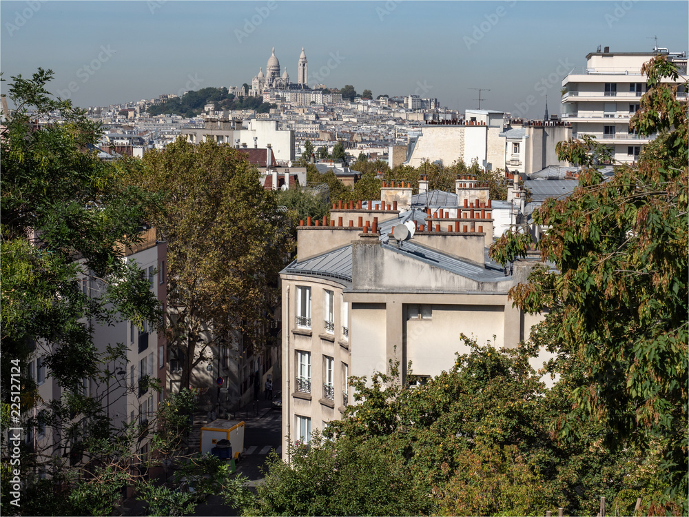 Montmartre vu depuis la butte Bergheire à Paris