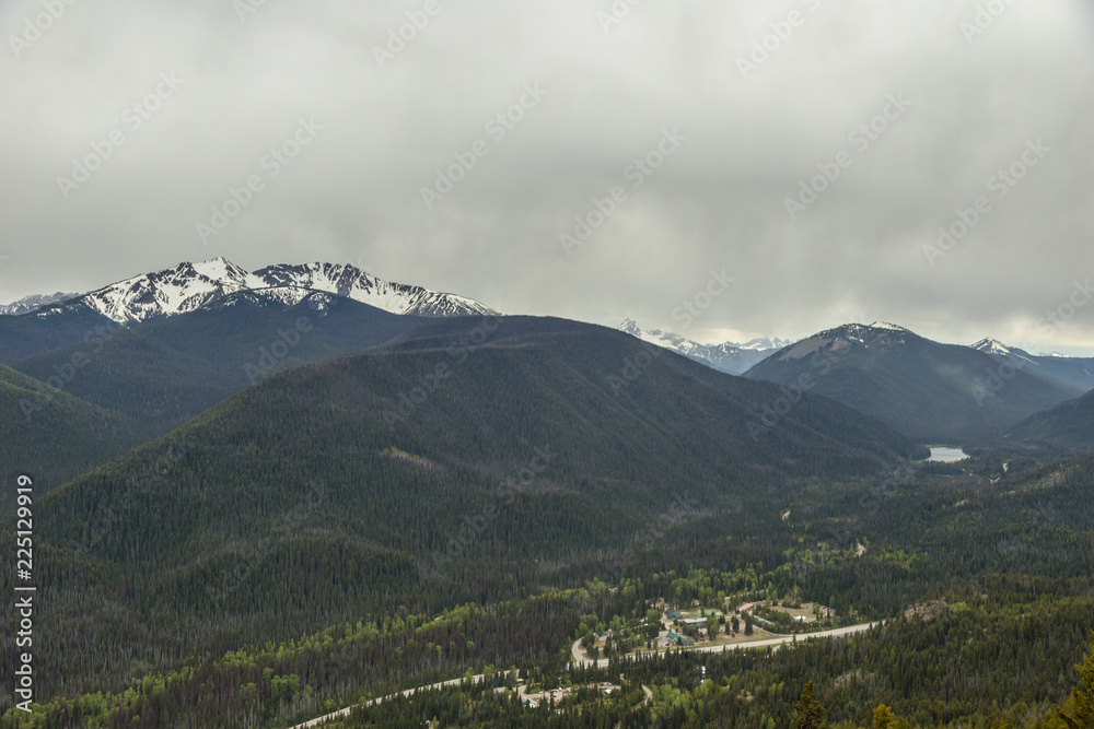 Obraz premium Manning Park and Cascade Mountains in British Columbia, Canada