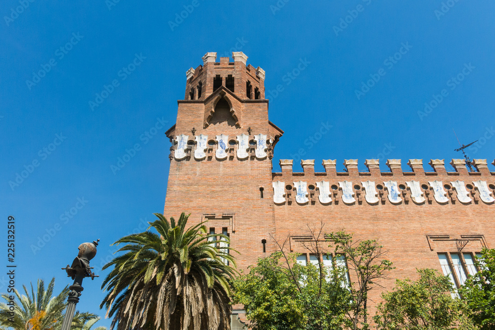 Φωτογραφία View of the Castle of the Three Dragons (Castell dels Tres Dragons) in the Parc