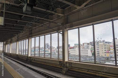 新幹線のホームからの風景