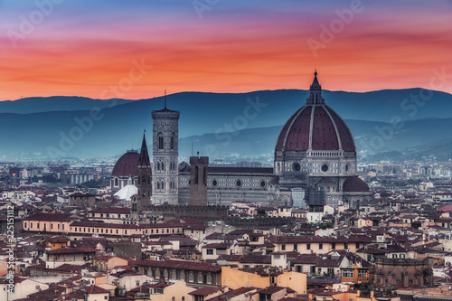 Obraz na płótnie Santa Maria del Fiore cathedral in Florence, Italy, at sunset. Scenic travel background. w salonie