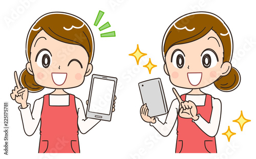 スマホを使う主婦のイラスト