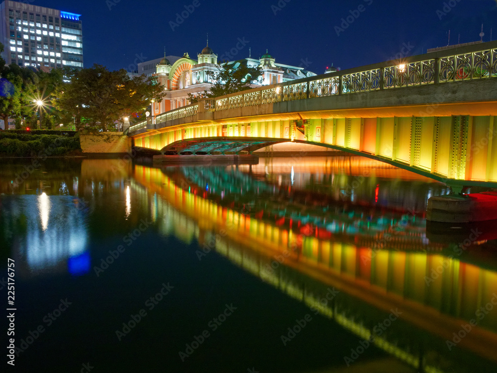 大阪中之島 夜の鉾流橋と中央公会堂