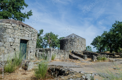 Yacimiento arqueológico de la Citania de Briteiros, Municipio de Guimarães. Portugal. photo