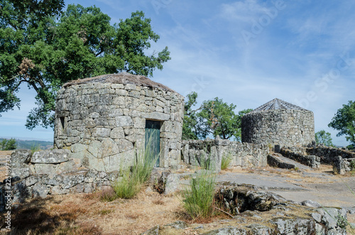 Citania de Briteiros, arqueología cerca de Guimaraes. photo