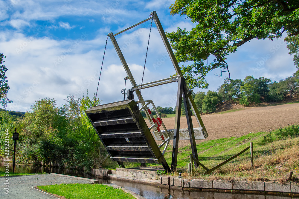 Old style drawbridge over the Llangollen canal Old style drawbridge over the Llangollen canal