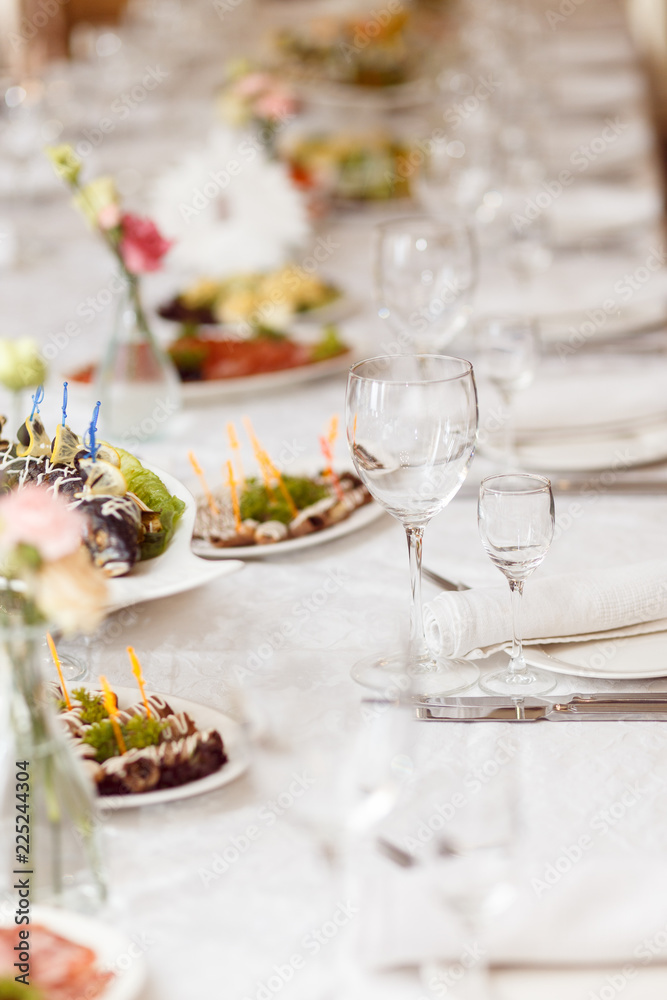 Served for a banquet table Served for a banquet table