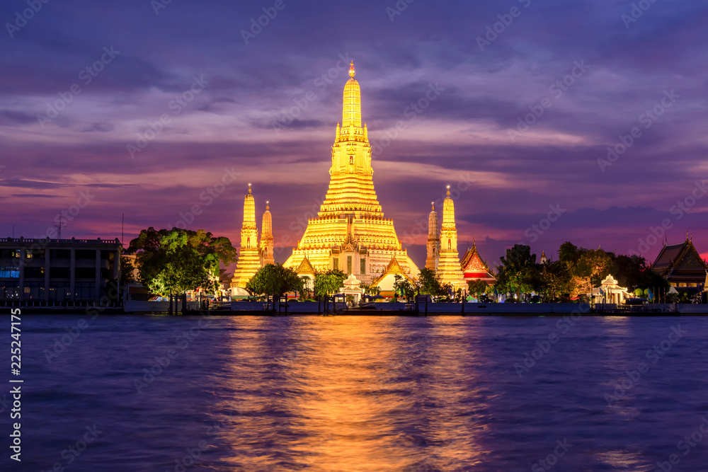 Wat arun night view temple in bangkok, Thailand