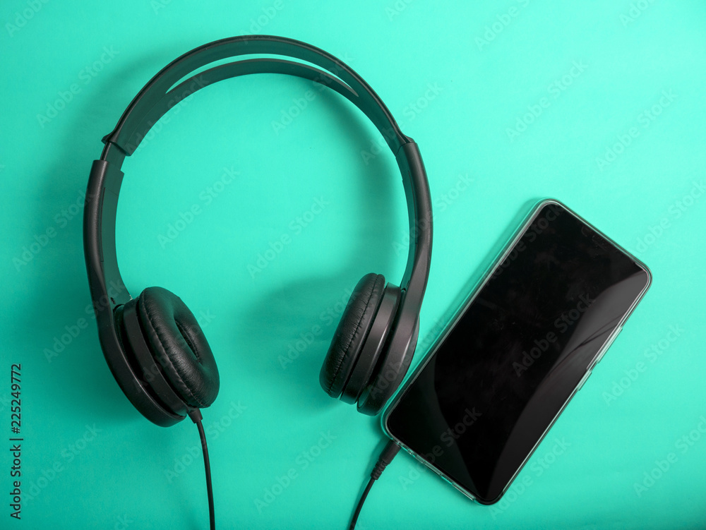 Headphone and smart phone for music sound Headphone and smart phone for music sound