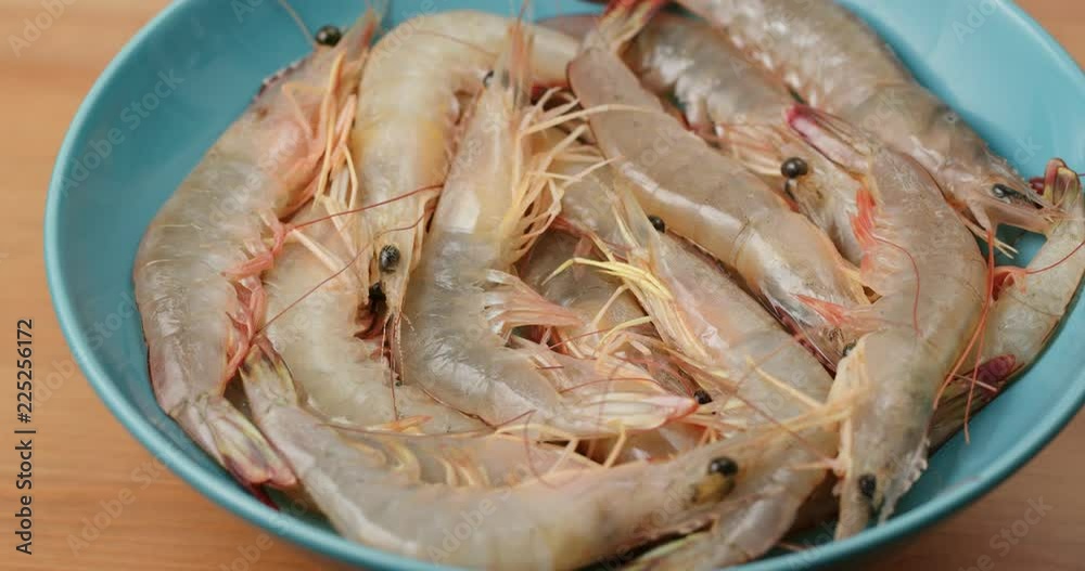Fresh raw shrimp on plate