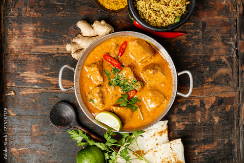 Obraz na płótnie Traditional curry and ingredients