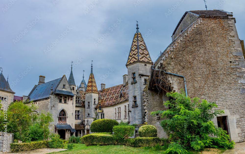 Le Château de La Rochepot