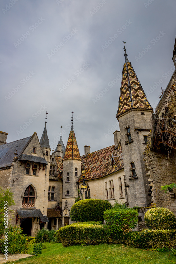 Obraz premium Le Château de La Rochepot