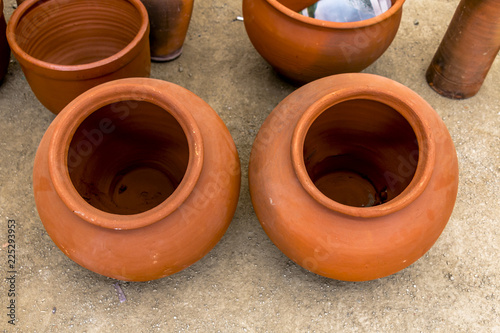 Handmade pottery in Pomaire, Chile © Natalia