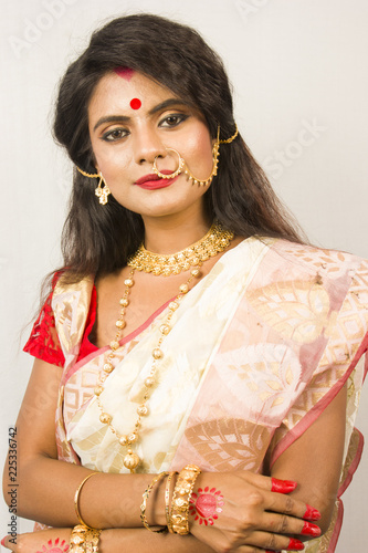 beautiful indian female model in bengali saree