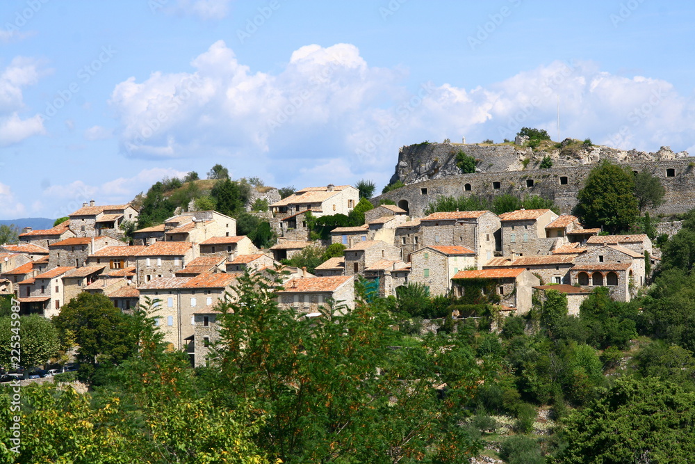 Banne, village en Ardèche