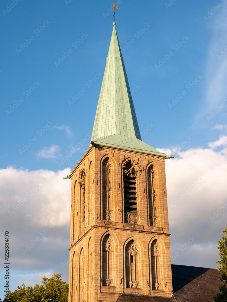 Fototapeta premium Kirchturm Probsteikirche St. Peter und Paul, Bochum