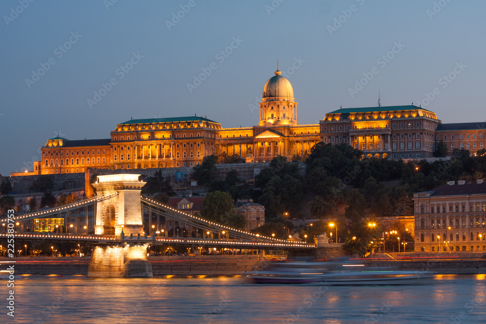 Budapest Chain Bridge, Royal Palace and Danube