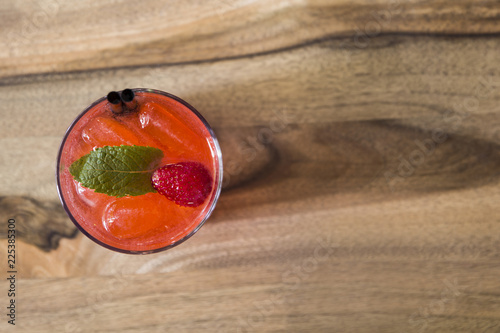 Red fruit detox drink