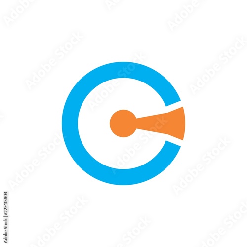 G letter key hole logo