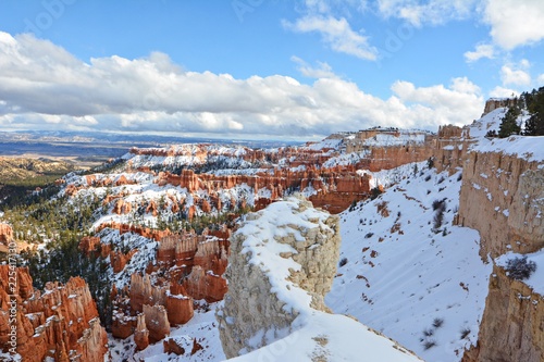 bryce canyon in winter