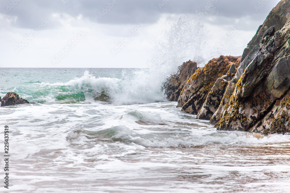 Obraz premium Coumeenoole Beach Crashing Waves