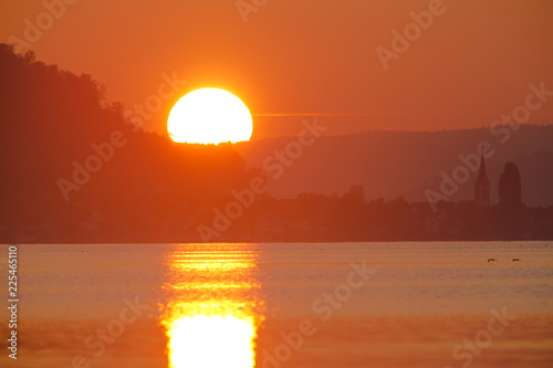 Sonnenuntergang am Bodensee mit Berlingen photo