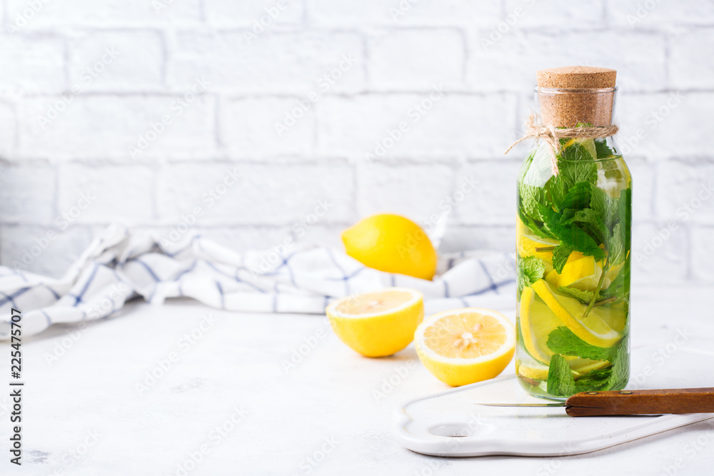 Fresh cool lemon lime mint infused water detox drink Fresh cool lemon lime mint infused water detox drink